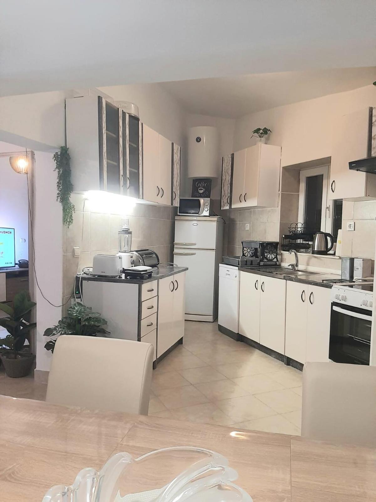 Apartment Natali Kaštel Stari Esterno foto